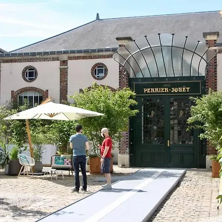 La Bulle Suspendue, Avenue De Champagne Эперне