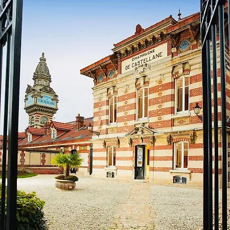 La Bulle Suspendue, Avenue De Champagne