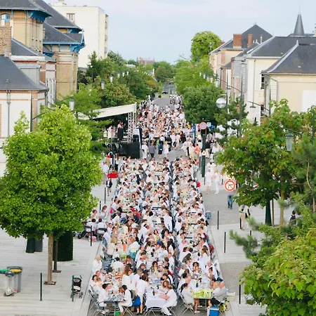 La Bulle Suspendue, Avenue De Champagne Эперне